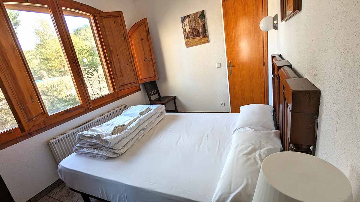 Habitació doble de l'apartament La Cabana de la casa de turisme rural de Mas El Carrer - Santa Pau - La Garrotxa